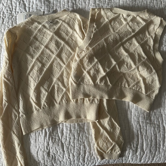 NWT Zara matching set pointelle knit crop top and cardigan in ecru - Picture 5 of 12